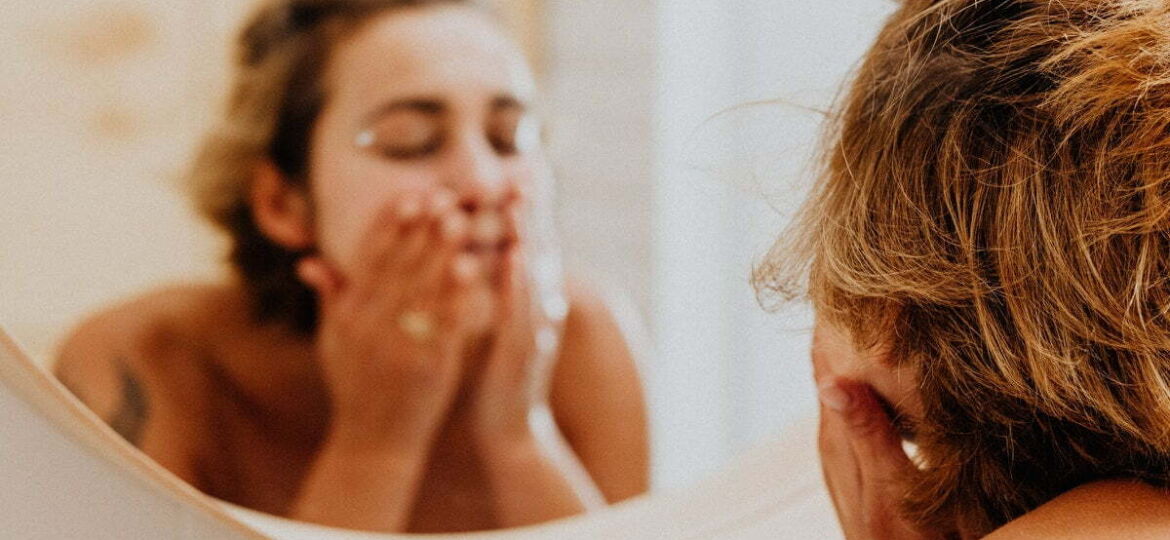 Tinkamas veido prausimas: ką reikėtų žinoti apie šį procesą?